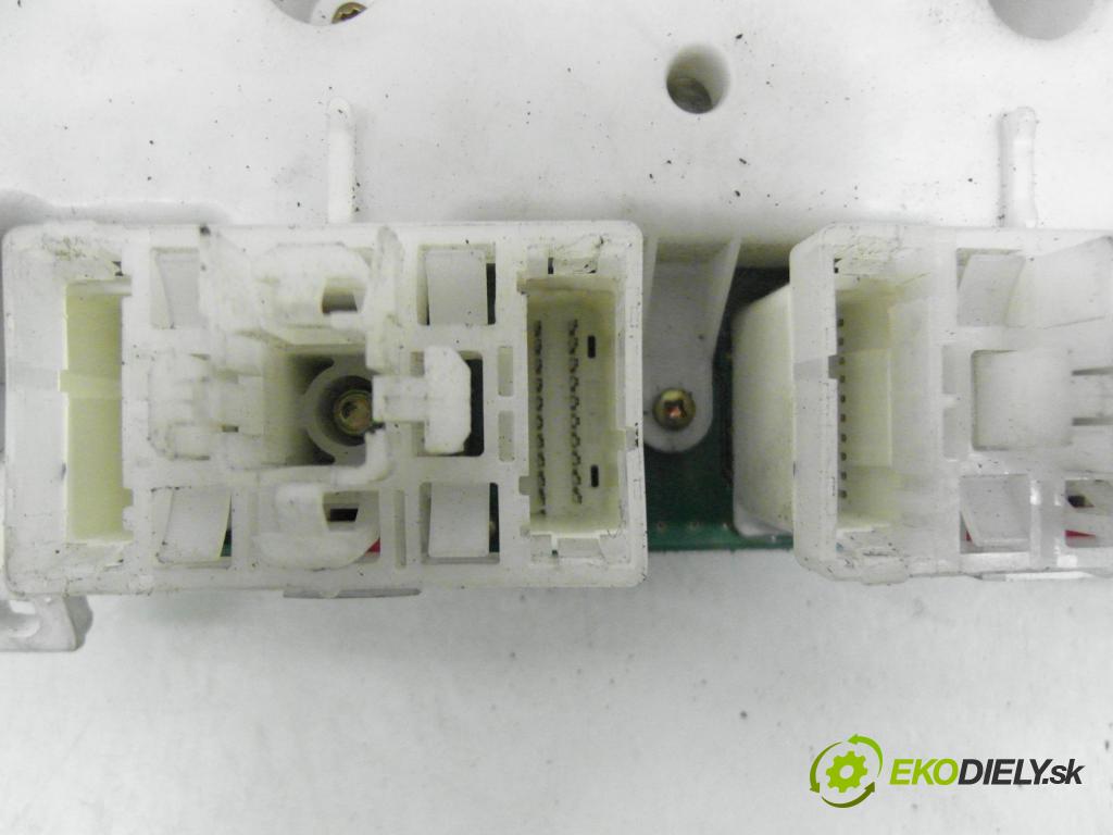 TOYOTA RAV 4 II (_A2_) SUV 2004 85,00 2.0 D-4D 4WD 116 - 1CD-FTV 1995,00 Prístrojovka elektrický 8380042A60 ; 1575202791