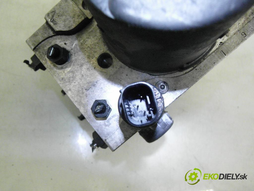 AUDI A4 (8D2, B5) SEDAN 1998 81,00 1.9 TDI 110 - AFN 1896,00 Pumpa ABS 0265225048 ; 8E0614517 ; 0130108 (Pumpa ABS)