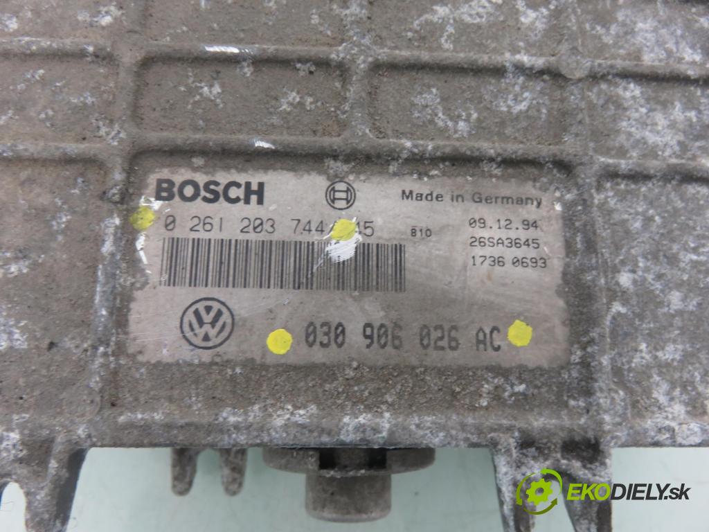 VW POLO (6N1) HB 1995 33,00 1.0 45 - AEV 1043,00 spinačka / imobilizéra IMMO / Riadiaca jednotka 0261203744 ; 030906026AC ; 357905851