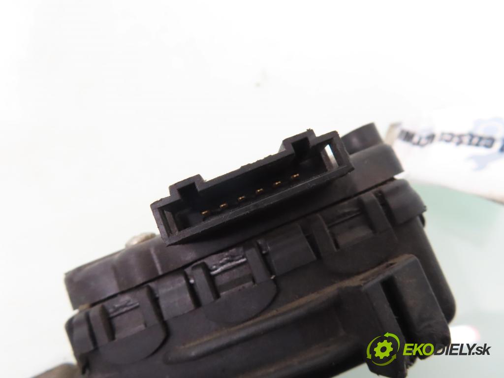 AUDI A4 Avant (8E5, B6) KOMBI 2003 96,00 1.9 TDI PD 130 - AVF 1896,00 Potenciometer plynu 8E1721523B ; 6PV00837601 (Potenciometer plynového pedálu)