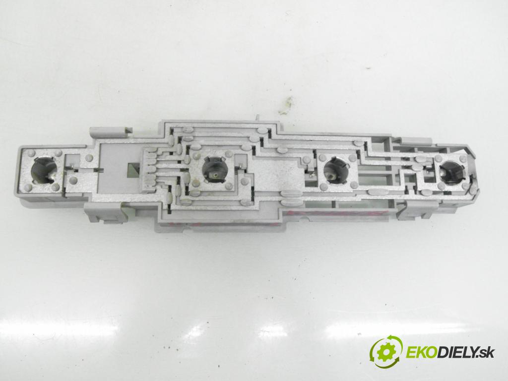 OPEL MOVANO Furgon (X70) FURGON 2005 73,00 2.5 DTi - G9U 754 2464,00 PŘÍSPĚVEK svetla pravý ZADNÍ: 