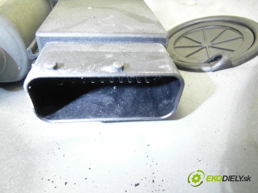 VW GOLF IV (1J1) HB 1999 66,00 1.9 TDI 90 - ALH 1896,00 mechanismus oken 3D 1J1959801C ; 1J3837461H