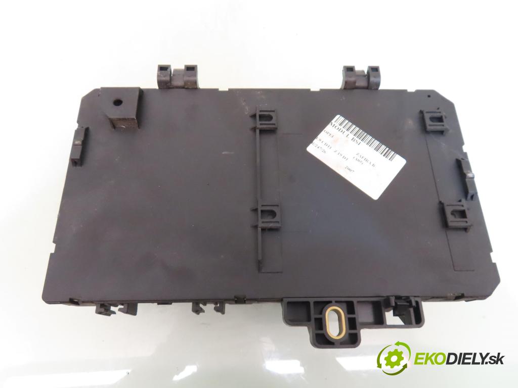 OPEL ZAFIRA B (A05) MINIVAN 2007 88,00 1.9 CDTI 8V 120 - Z 19 DT 1910,00 MODUL BSI 13220831HQ