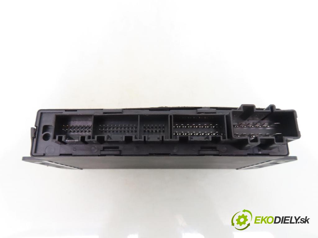 AUDI A4 Avant (8E5, B6) KOMBI 2003 96,00 1.9 TDI PD 130 - AVF 1896,00 MODUL komfortu 8E0959433BC