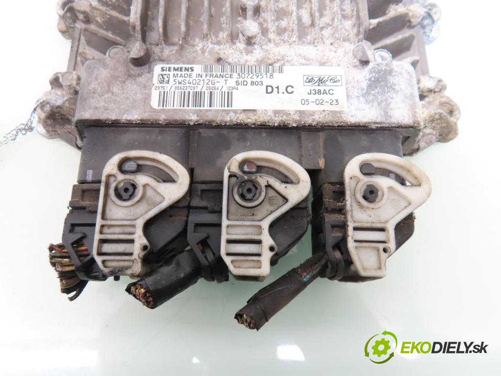 VOLVO V50 (MW) KOMBI 2005 100,00 2.0 D 136 - D 4204 T (PSA) 1997,00 Riadiaca jednotka Motor 5WS40212GT ; 30729518