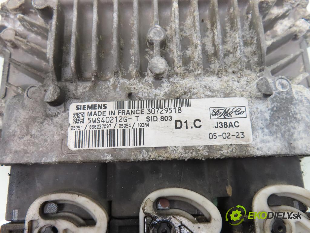 VOLVO V50 (MW) KOMBI 2005 100,00 2.0 D 136 - D 4204 T (PSA) 1997,00 Riadiaca jednotka Motor 5WS40212GT ; 30729518