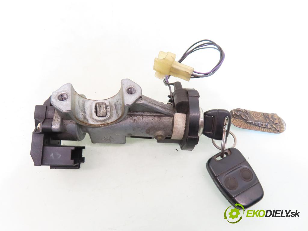LAND ROVER FREELANDER (L314) SUV 1998 72,00 2.0 DI 4x4 - 20 T2N 1994,00 spinačka YXB100350 (Spínacia skrinka)