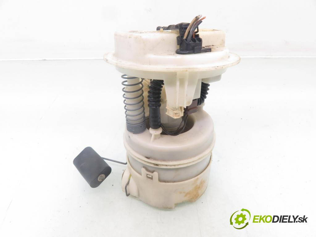 RENAULT CLIO II (BB_, CB_) HB 2001 43,00 1.2 8V 58 1149,00 Pumpa paliva 8200057324 ; 09746659900