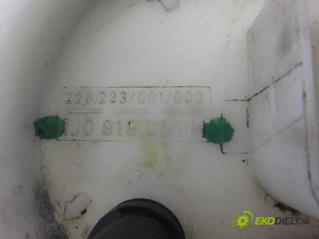 VW POLO (6N2) HB 2000 44,00 1.4 60 - AKK 1390,00 Pumpa paliva 1J0919051H