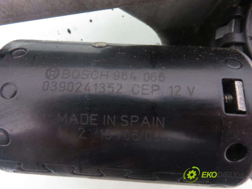 RENAULT SCENIC I (JA0/1_) MINIVAN 2000 79,00 1.6 - K4M 700 1598,00 Motorček stieračov 3397020398 ; 7700843523 ; 0390241352