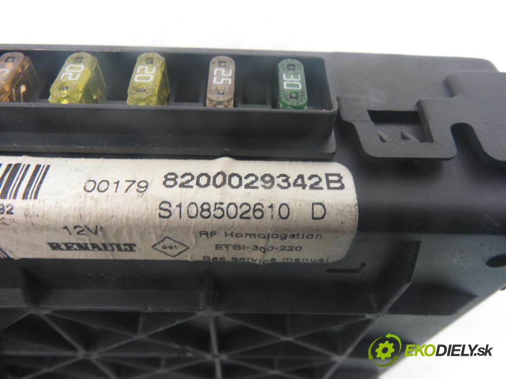 RENAULT SCENIC I (JA0/1_) MINIVAN 2000 79,00 1.6 - K4M 700 1598,00 MODUL BSI 8200029342B ; S108502610D