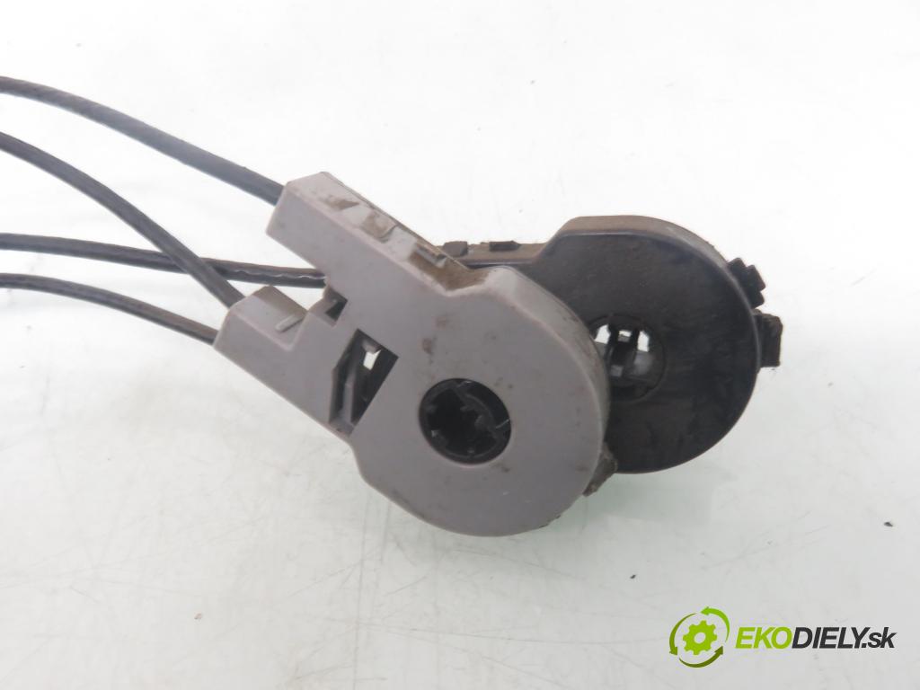 FORD FOCUS (DAW, DBW) HB 2002 74,00 1.6 16V 100 - FYDA 1596,00 Lanko panel kúrenia 2M5111503AA ; 2M5111504AA