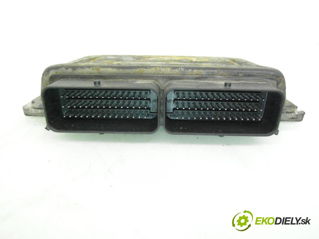 RENAULT SCENIC I (JA0/1_) MINIVAN 2000 79,00 1.6 - K4M 700 1598,00 řídící jednotka motora 8200056873 ; 8200044437 ; S110138001
