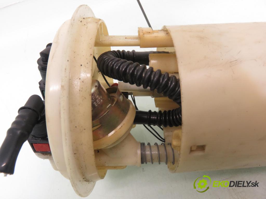 RENAULT CLIO II (BB_, CB_) HB 2002 72,00 1.4 16V (B/CB0P) - K4J 710 1390,00 Pumpa paliva 8200027963 ; 09745659903