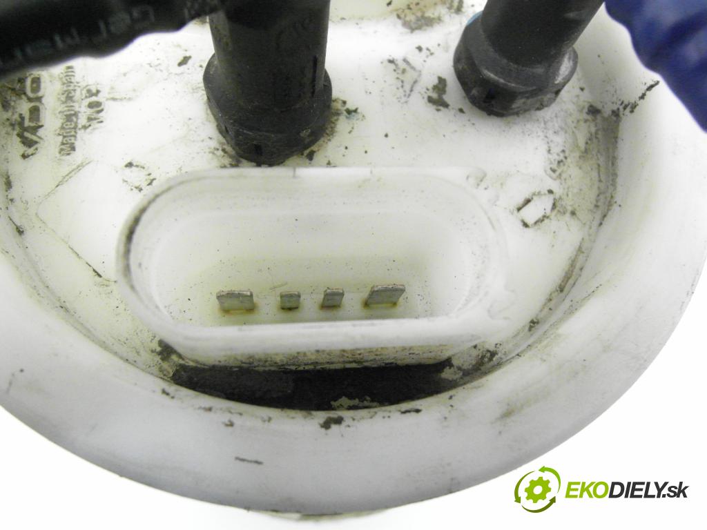 VW POLO (6N1) HB 1996 44,00 1.4 60 1390,00 Pumpa paliva 6N0919051M ; 228231003001
