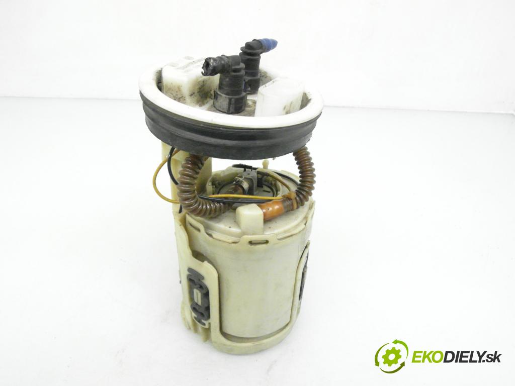 VW POLO (6N1) HB 1996 44,00 1.4 60 1390,00 Pumpa paliva 6N0919051L ; 228231003001