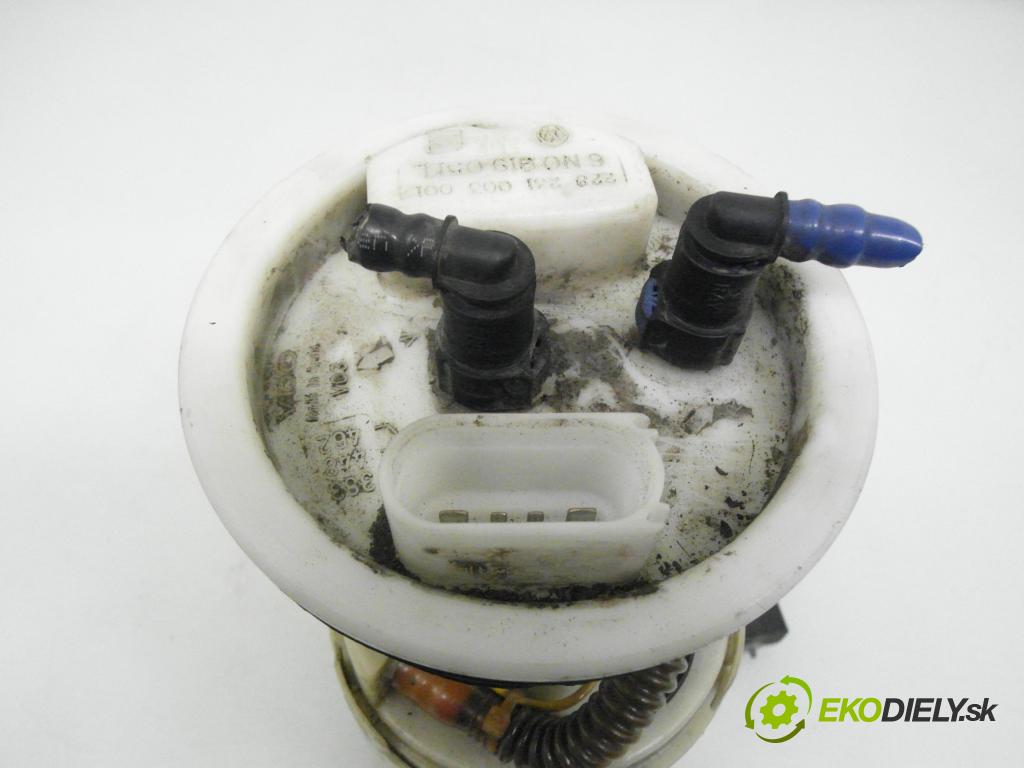 VW POLO (6N1) HB 1996 44,00 1.4 60 1390,00 Pumpa paliva 6N0919051L ; 228231003001