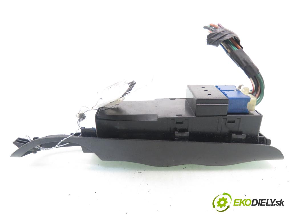 CHEVROLET REZZO HB 2004 77,00 1.6 16V 105 - A16DMS 1598,00 Panel ovládania okien 96190771 ; 96190775 ; 96264403