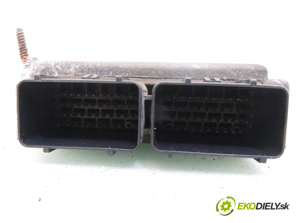 CHRYSLER VOYAGER IV (RG, RS) MINIVAN 2003 108,00 2.4 - EDZ 2429,00 Riadiaca jednotka Motor 04727140 ; 46517112