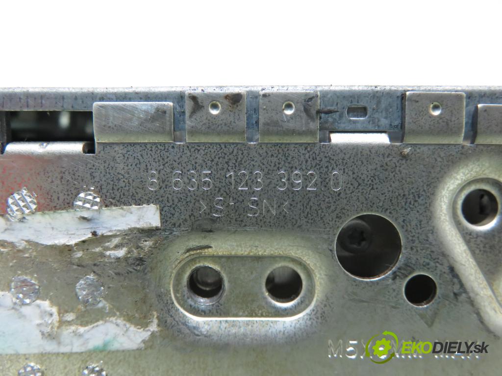 NISSAN MICRA III (K12) HB 2004 48,00 1.2 - CR12DE 1240,00 RADIO CD 86351233920