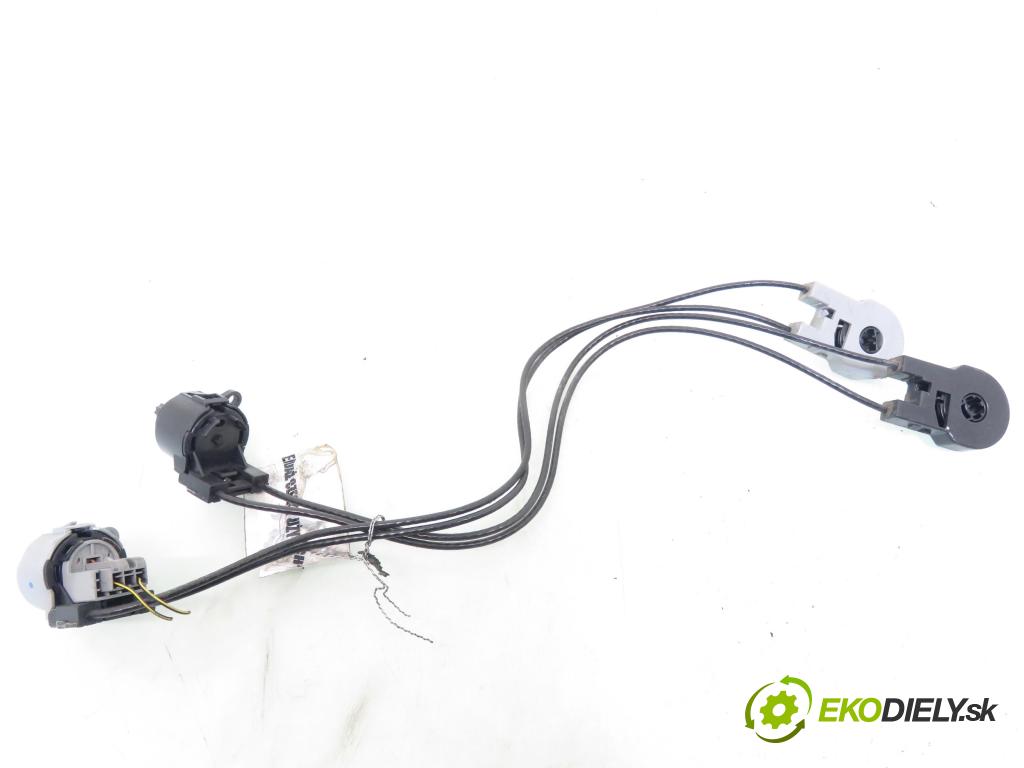 FORD FOCUS (DAW, DBW) HB 2002 66,00 1.8 TDDi 90- C9DB 1753,00 Lanko panel kúrenia 98AB11503AH ; 98AB11503AH