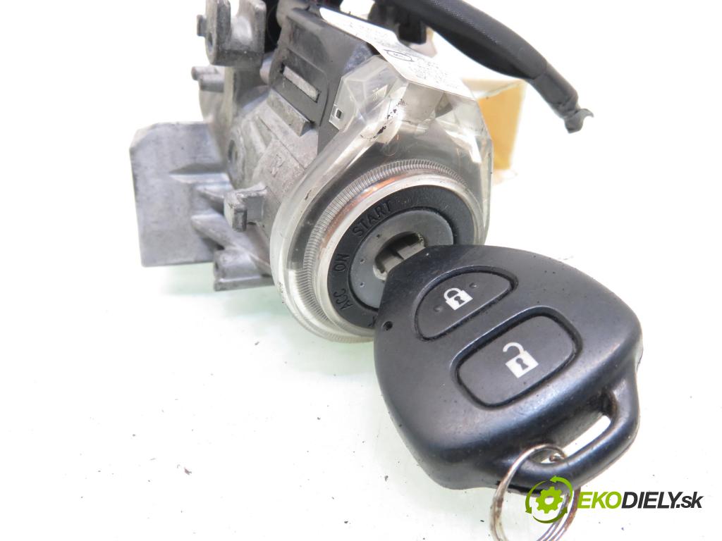 TOYOTA COROLLA (_E12_) SEDAN 2007 66,00 1.4 D-4D 90 - 1ND-TV 1364,00 spinačka 45020424 ; 8978342020 ; 626712000 (Spínacia skrinka)