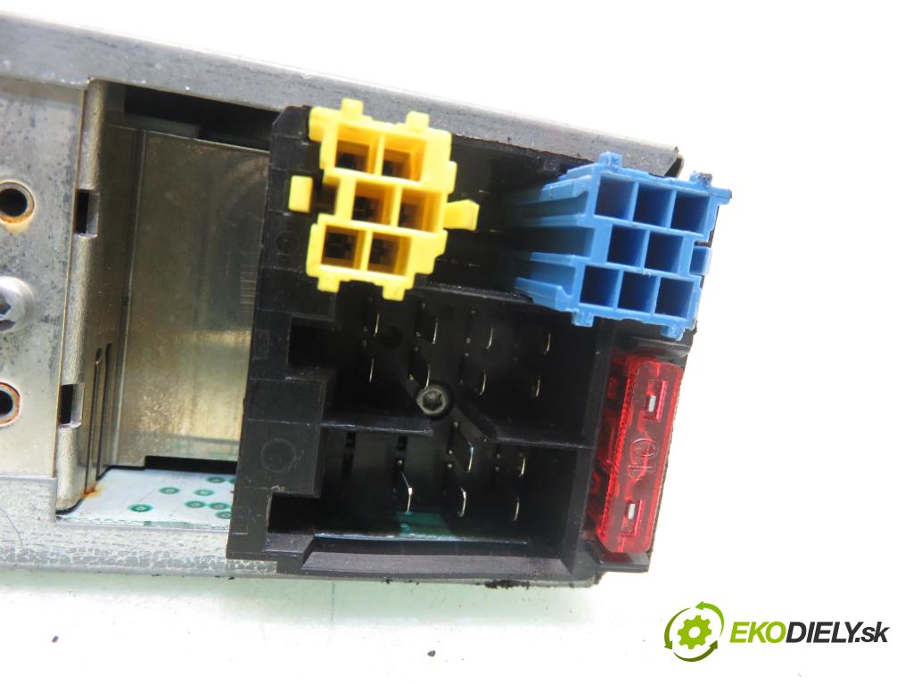 NISSAN MICRA III (K12) HB 2004 65,00 1.4 - CR14DE 1386,00 RADIO CD 7642346318