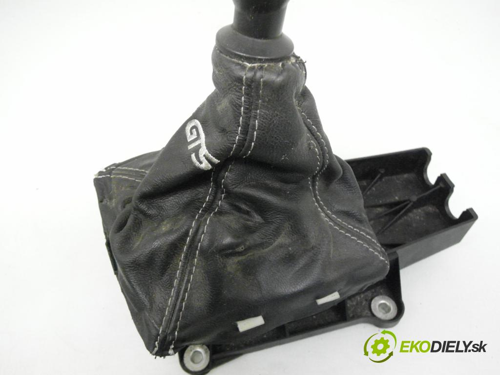OPEL VECTRA C GTS (Z02) LIFTBACK 2004 92,00 2.2 DTI 16V 125 - Y 22 DTR 2172,00 ZVEDÁK:
