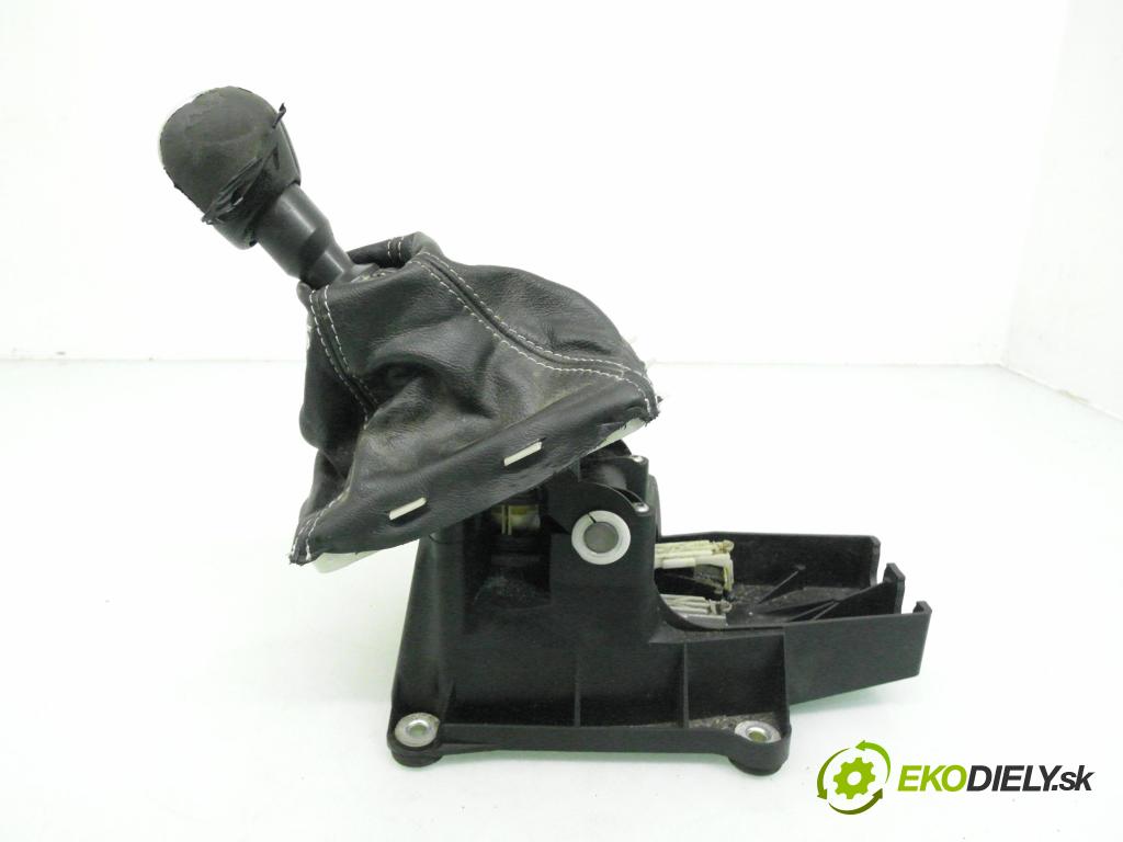 OPEL VECTRA C GTS (Z02) LIFTBACK 2004 92,00 2.2 DTI 16V 125 - Y 22 DTR 2172,00 ZVEDÁK: