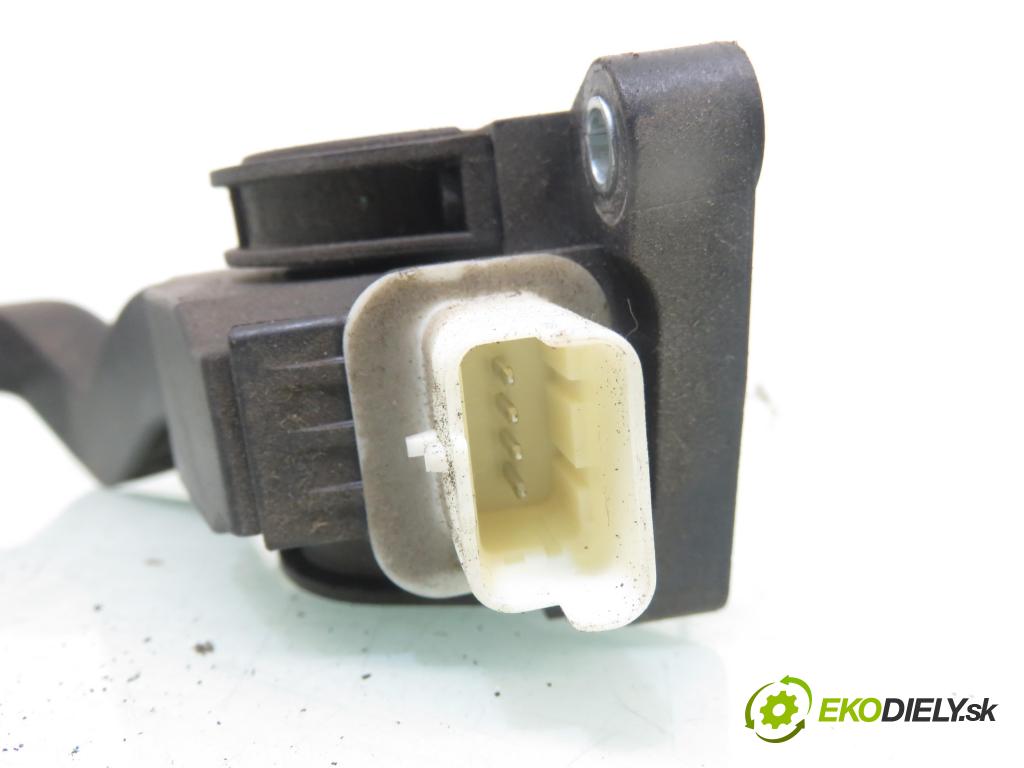 PEUGEOT 307 (3A/C) HB 2004 50,00 1.4 HDi - 8HZ (DV4TD) 1398,00 Potenciometer plynu F00C3E2429 ; 0280752251 (Potenciometer plynového pedálu)