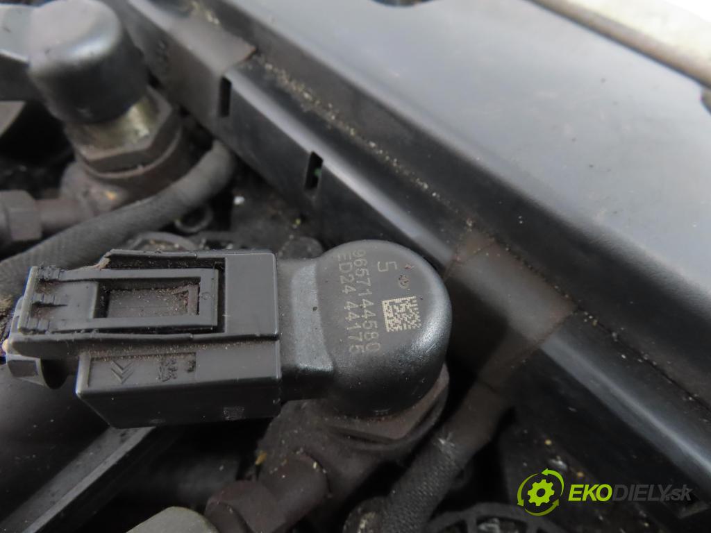 PEUGEOT 407 (6D_) SEDAN 2005 100,00 2.0 HDi 135 - RHR 1997,00 motor DIESLA RHR