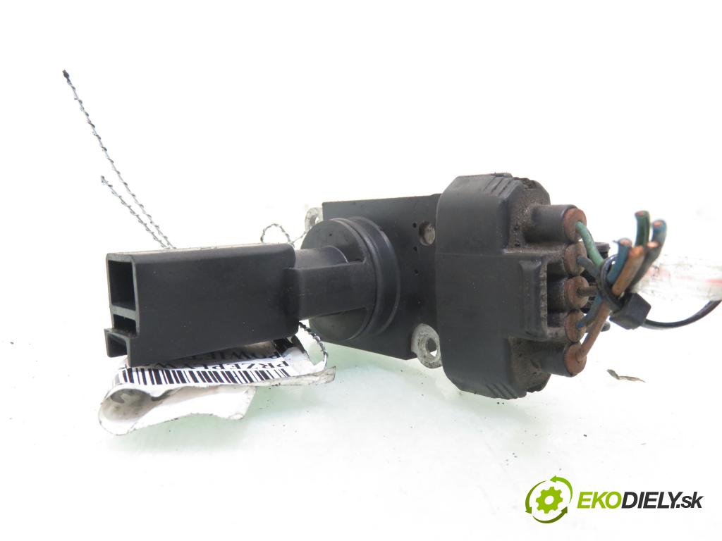 TOYOTA COROLLA Verso (_E12_) MINIVAN 2002 66,00 2.0 D-4D (CDE120_) - 1CD-FTV 1995,00 váha vzduchu vzduchu 2220427010 ; AFH70M23