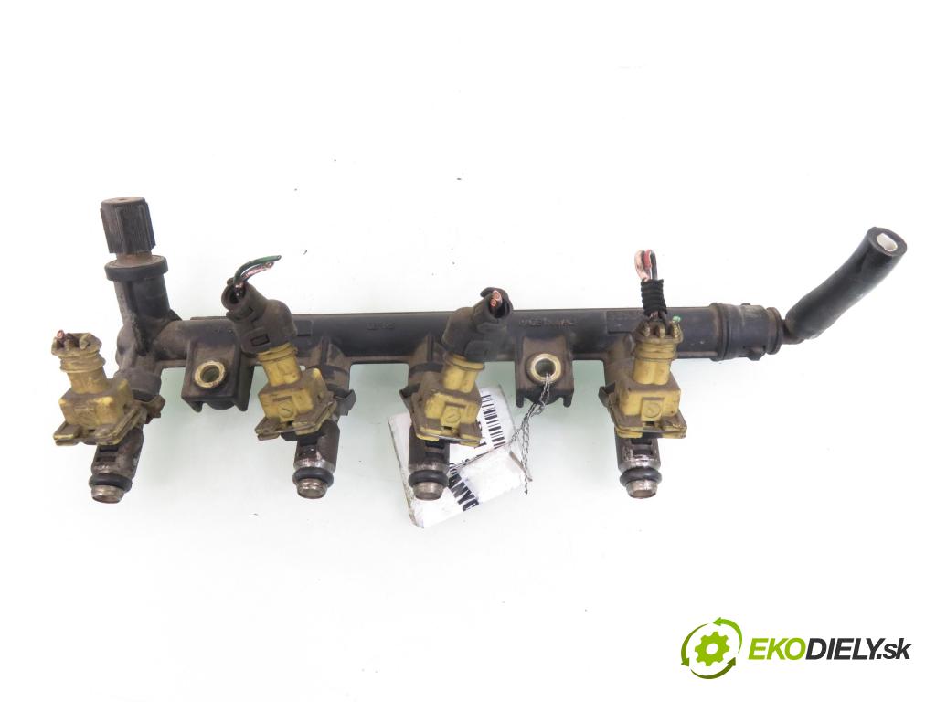 FIAT SEICENTO / 600 (187_) HB 2003 40,00 1.1 54 - 176 B2.000 1108,00 Lišta vstrekovacia B6713219018301 (Vstrekovacia lišta)