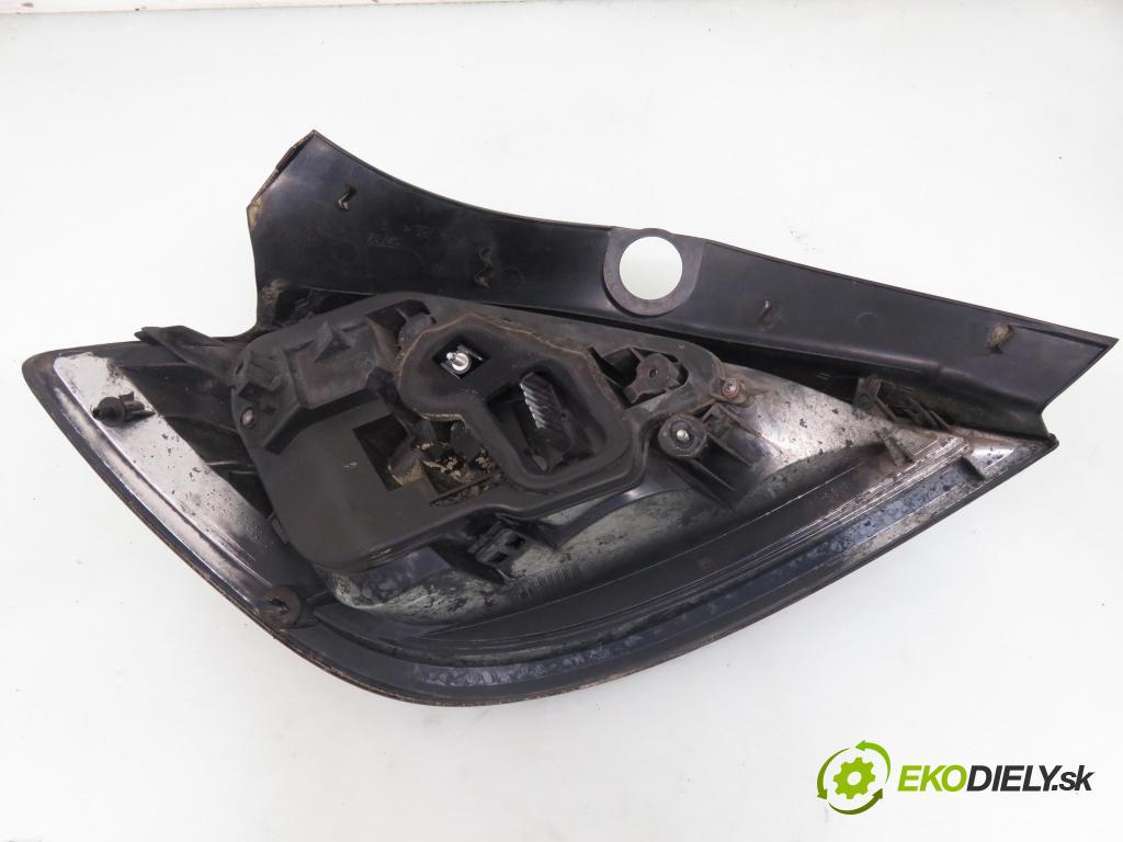OPEL ASTRA H (A04) HB 2005 88,00 1.9 CDTI - Z 19 DT 1910,00 světlo pravé zadní 24451837