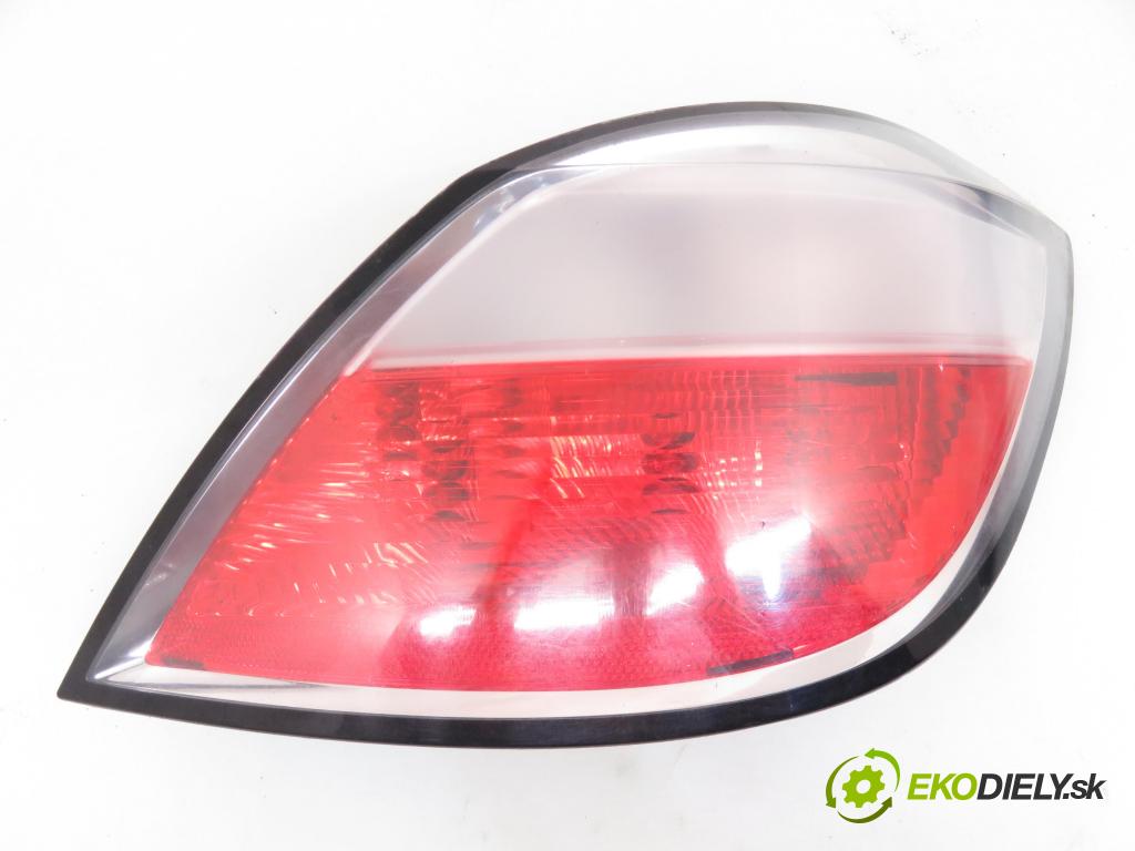 OPEL ASTRA H (A04) HB 2005 88,00 1.9 CDTI - Z 19 DT 1910,00 světlo pravé zadní 24451837