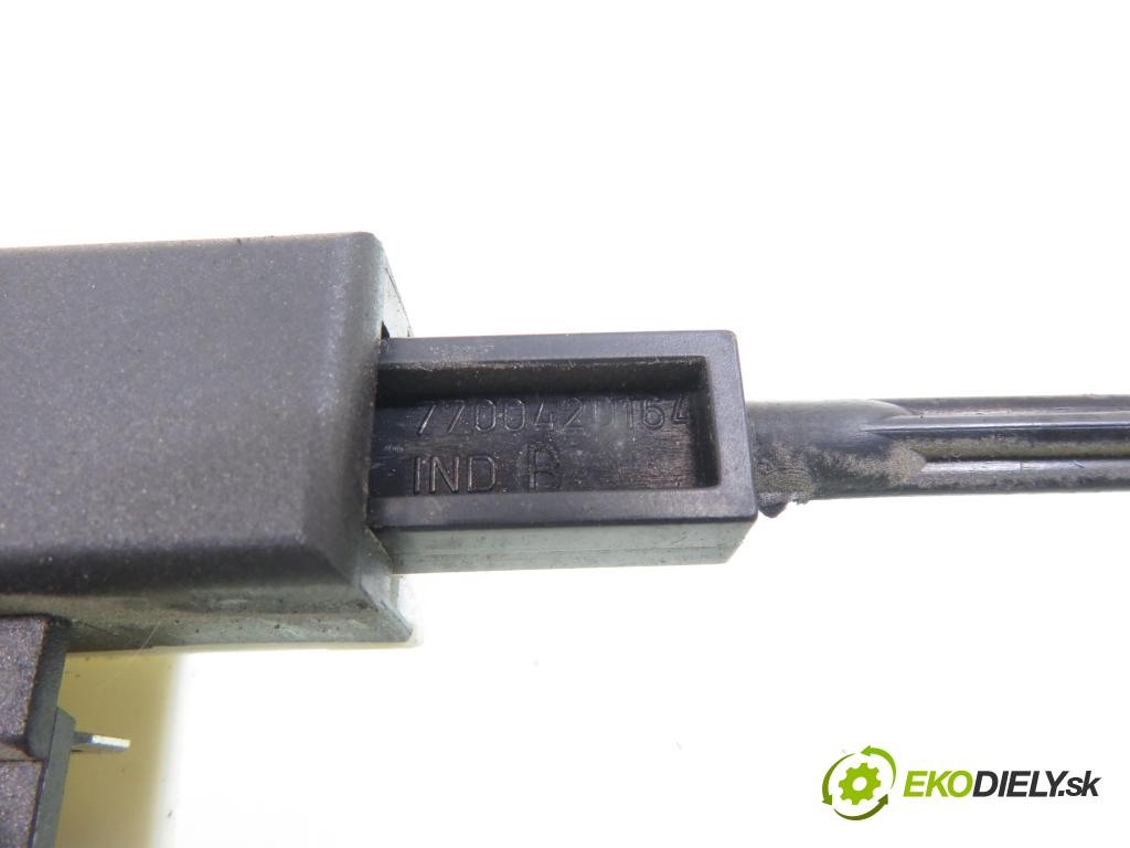 RENAULT SCENIC I (JA0/1_) MINIVAN 2001 70,00 1.4 16V (JA0D, JA1H, Ja0W, JA10) - K4J 714 1390,00 motorek dvířek nádrže paliva 7700420164