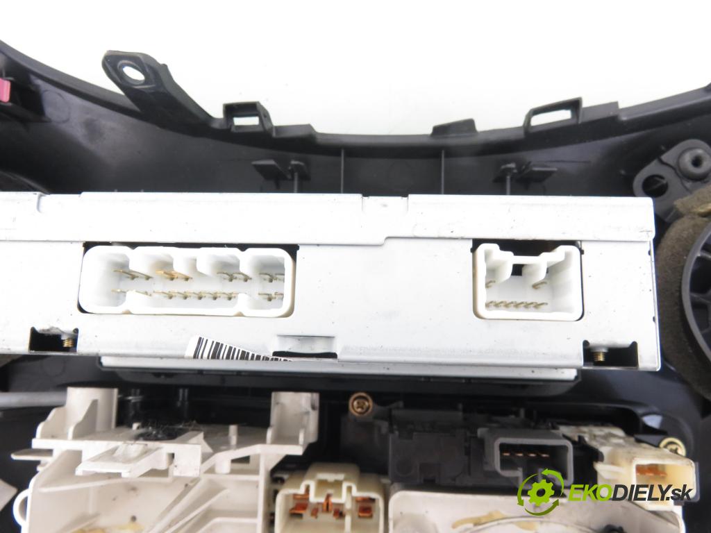 TOYOTA YARIS (_P1_) HB 2005 64,00 1.3 VVTi 87 - 2SZ-FE 1298,00 Panel kúrenia KLIMATIZACE: 861100D040 ; 554050D110B0 ; 554120D020
