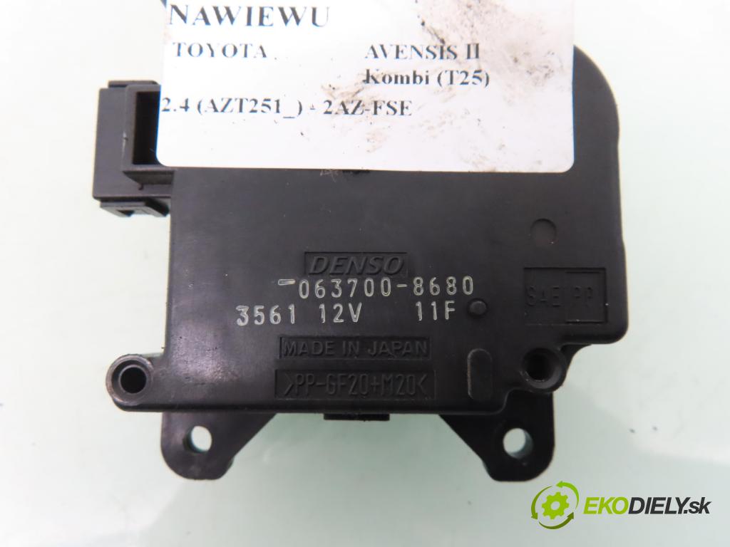 TOYOTA AVENSIS Kombi (_T25_) KOMBI 2005 120,00 2.4 (AZT251_) - 2AZ-FSE 2362,00 Motorček dverí kúrenia 0637008680