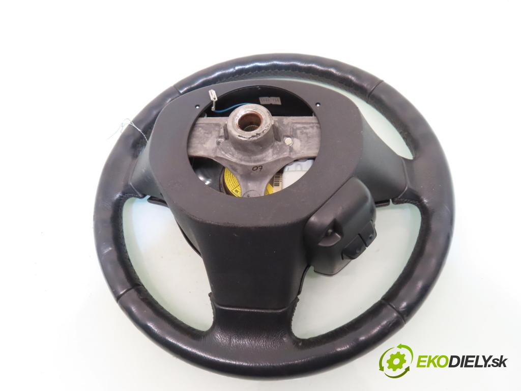 TOYOTA YARIS (_P1_) HB 2004 50,00 1.0 VVT- i 68 - 1SZ-FE 998,00 volant  (Volant)