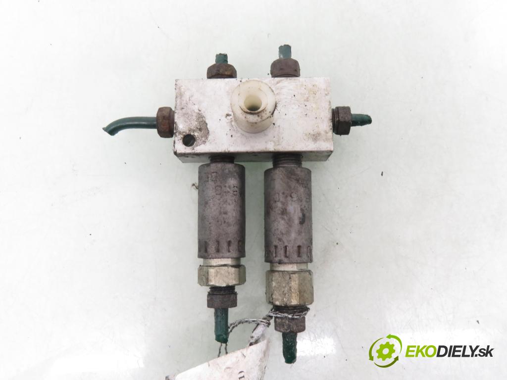 OPEL CORSA C (X01) HB 2001 43,00 1 - Z 10 XE 973,00 motorek regulace SILY brzdení 1012343