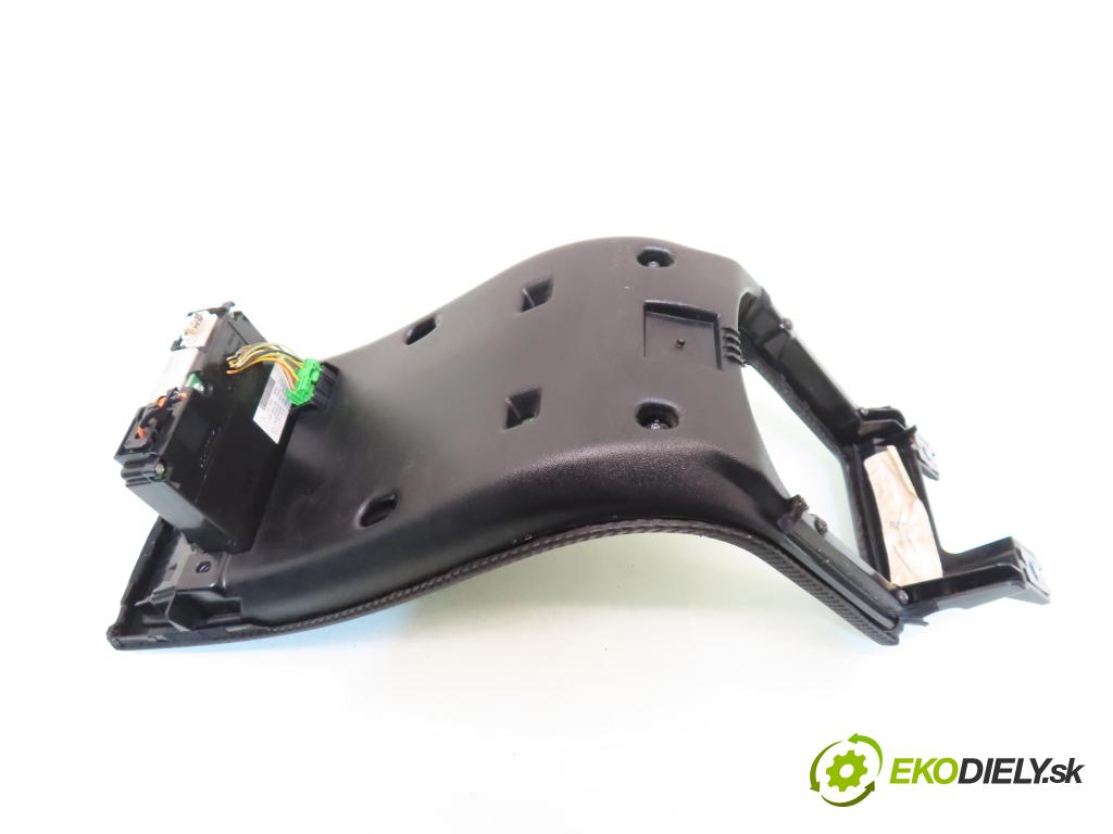 VOLVO C30 (533) HB 2008 100,00 2.0 D 136 - D 4204 T 1997,00 Panel kúrenia KLIMATRONIK 30672565