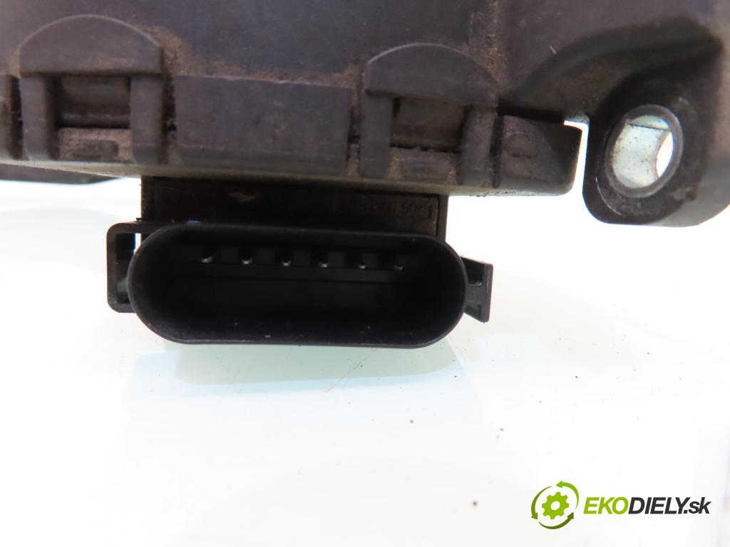 FORD FOCUS II Turnier (DA_, FFS, DS) KOMBI 2007 80,00 1.6 TDCi 109 - G8DB 1560,00 potenciometr plynového pedálu 3M519F836AE ; 6PV00864110 (Potenciometr plynového pedálu)