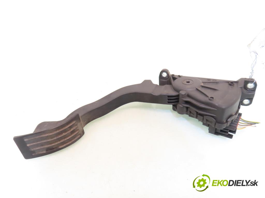 FORD FOCUS II Turnier (DA_, FFS, DS) KOMBI 2007 80,00 1.6 TDCi 109 - G8DB 1560,00 Potenciometer plynu 3M519F836AE ; 6PV00864110 (Potenciometer plynového pedálu)