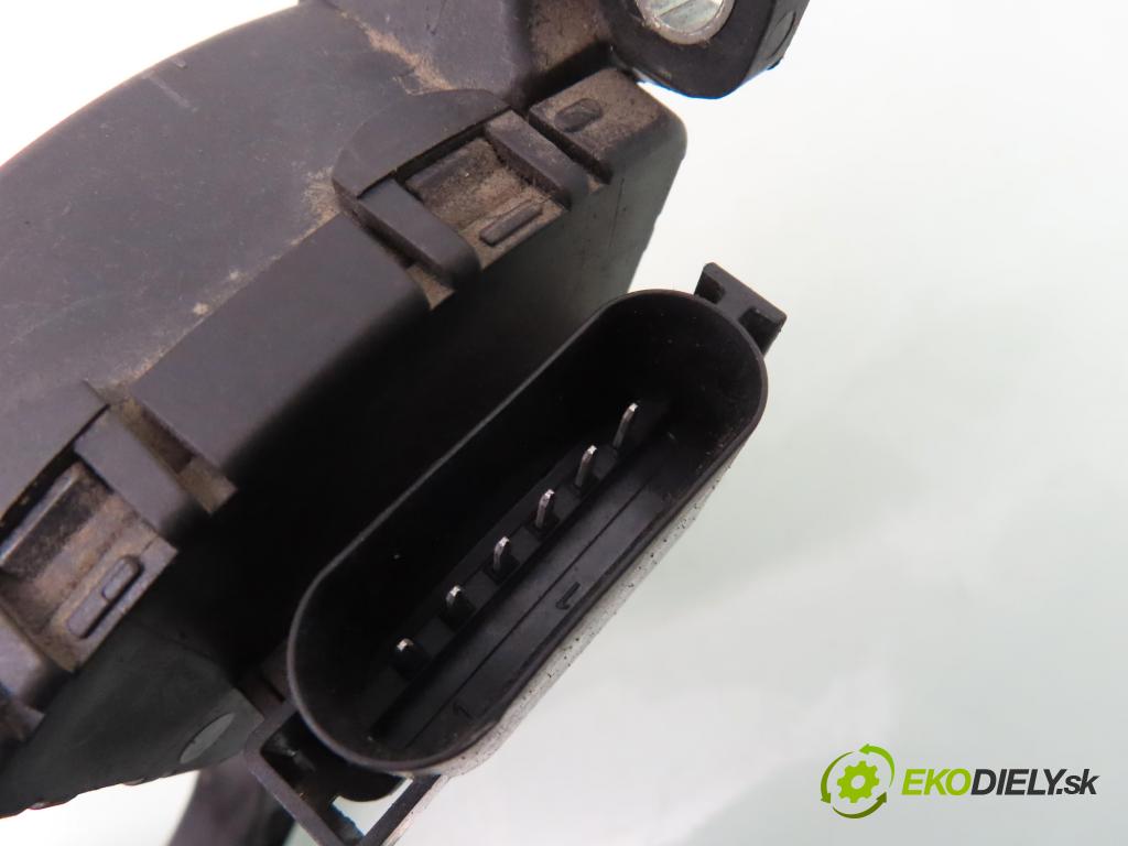 VOLVO C30 (533) HB 2008 100,00 2.0 D 136 - D 4204 T 1997,00 potenciometr plynového pedálu 4M519F836AK ; 6PV00864132 (Potenciometr plynového pedálu)