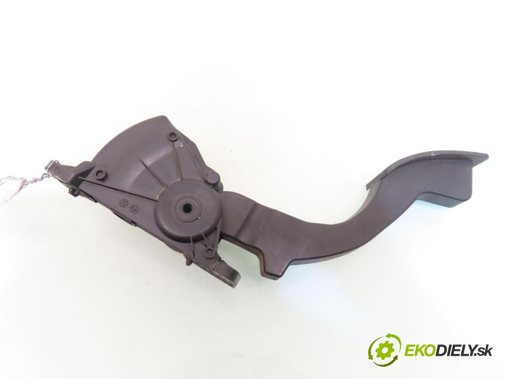 VOLVO C30 (533) HB 2008 100,00 2.0 D 136 - D 4204 T 1997,00 Potenciometer plynu 4M519F836AK ; 6PV00864132 (Potenciometer plynového pedálu)