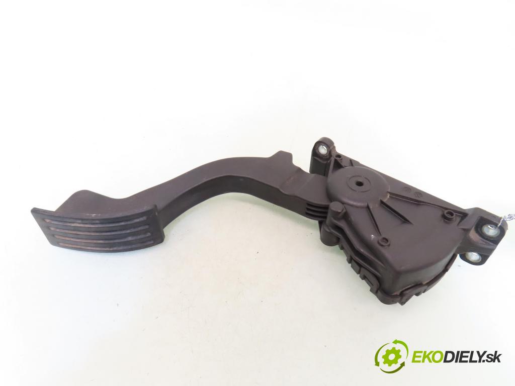 VOLVO C30 (533) HB 2008 100,00 2.0 D 136 - D 4204 T 1997,00 Potenciometer plynu 4M519F836AK ; 6PV00864132 (Potenciometer plynového pedálu)