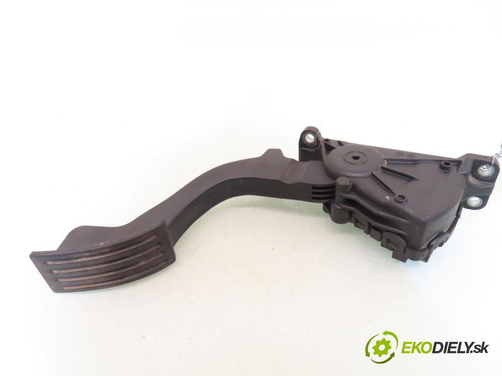VOLVO C30 (533) HB 2008 100,00 2.0 D 136 - D 4204 T 1997,00 Potenciometer plynu 4M519F836AK ; 6PV00864132 (Potenciometer plynového pedálu)