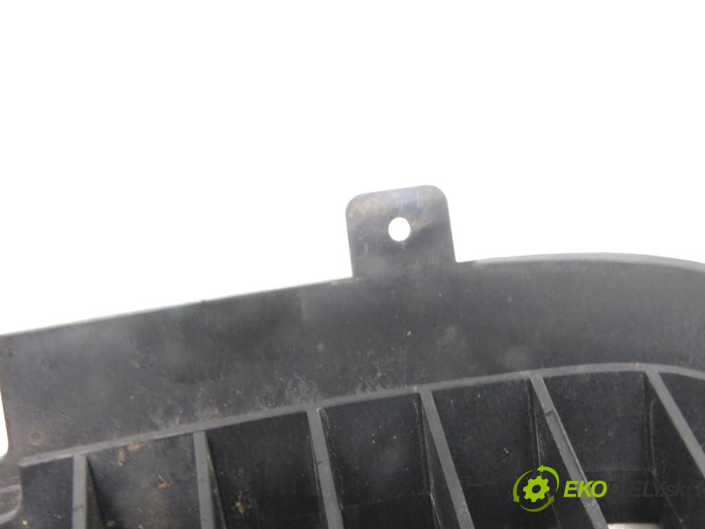 SEAT ALTEA (5P1) MINIVAN 2007 77,00 1.9 TDI PD 105 - BXE 1896,00 mřížka / maska 5P0853654