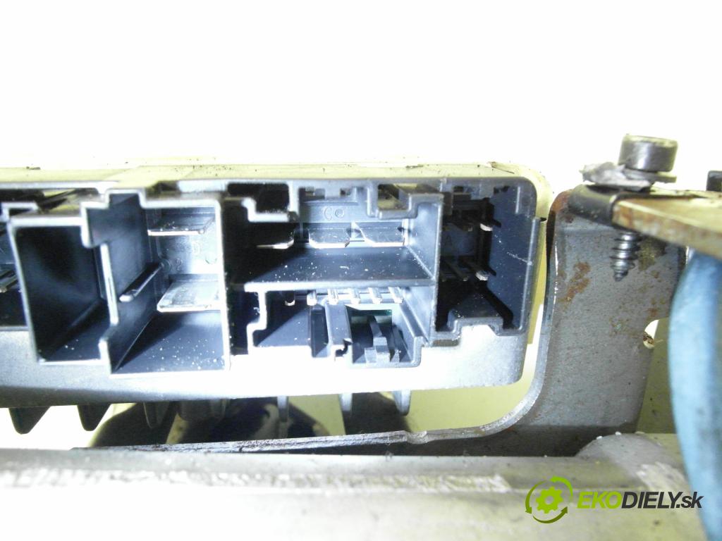 FIAT PUNTO (188_) HB 1999 44,00 1.2 Bifuel - 188 A4.000 1242,00 SLOUPEC / PODPORA elektrický 26076971023 ; 26078330012 ; 26082642