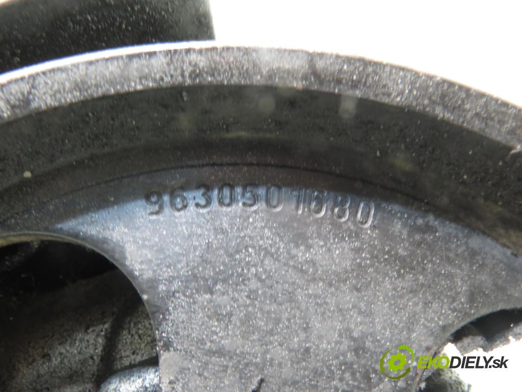 PEUGEOT 206 liftback (2A/C) HB 1999 55,00 1.4 i 75 - KFX 1361,00 Pumpa servočerpadlo 9631411580 ; 9630501680 ; 26062661 (Servočerpadlo)